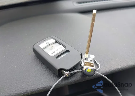 2019 Honda Accord Lx z USA, uszkodzony, nr VIN 1HGCV1F10KA027766